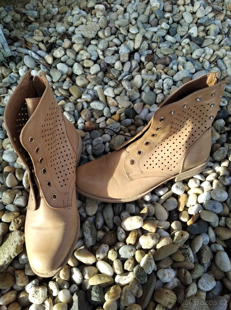 Dámské boty vel.38