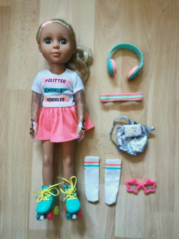 Panenka Glitter Girls Sunnie na kolečkových bruslích s doplň