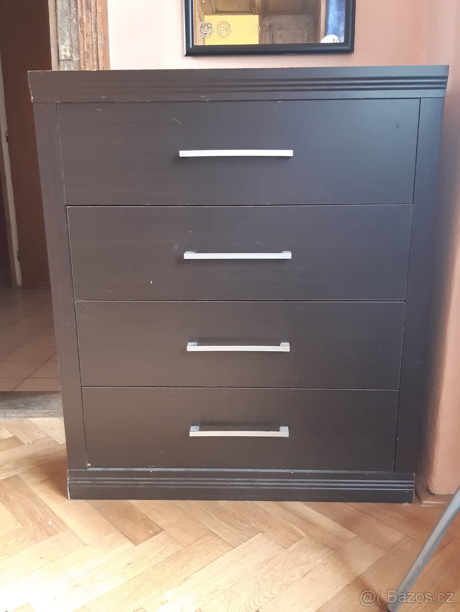 komoda tmavě hnědá