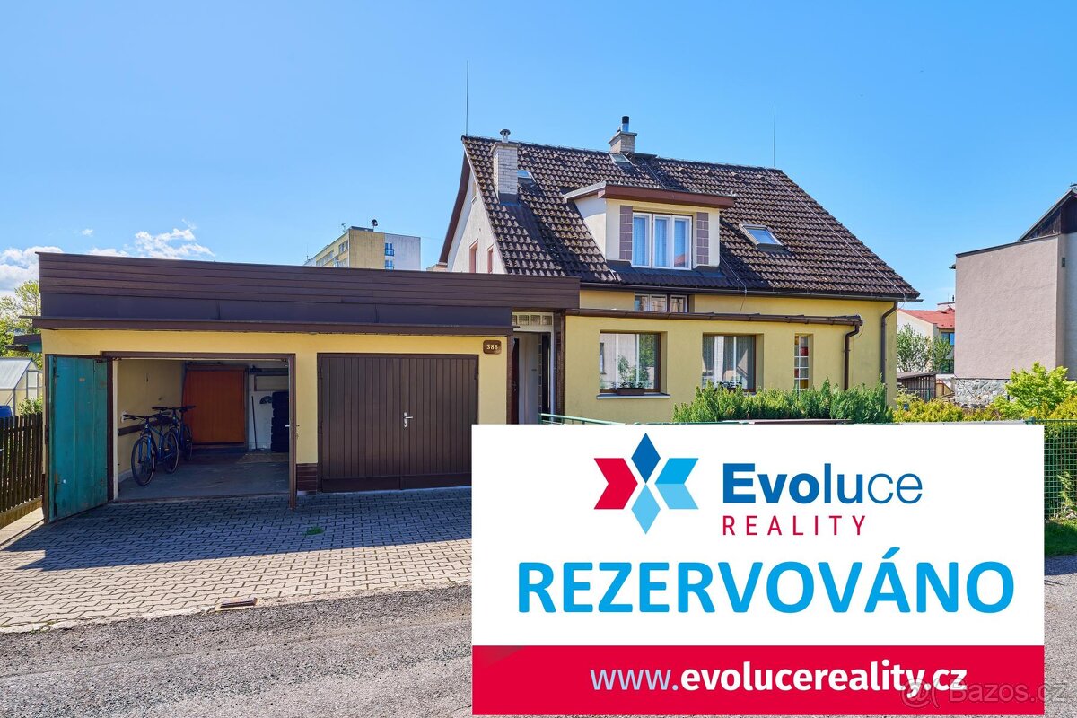 Prodej rodinného domu se 2 byty, dvougaráží a zahradou v Tru