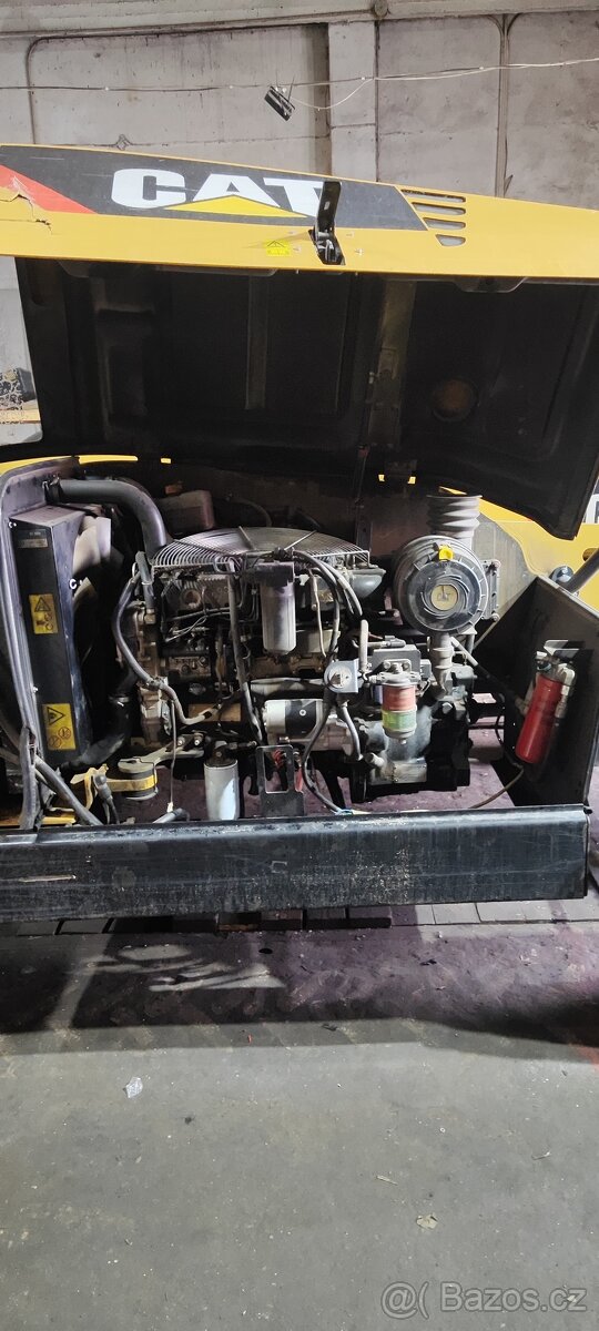 Servis značek CATERPILLAR a KOMATSU po celé ČR