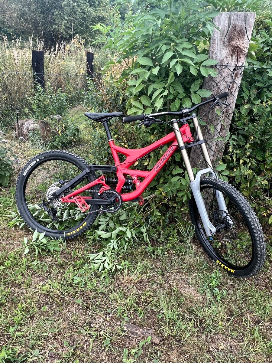 specialized demo 8