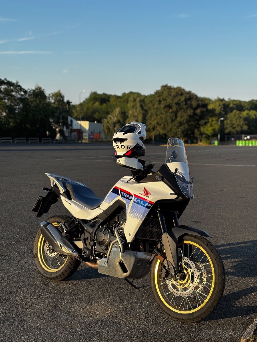 Honda Transalp 750