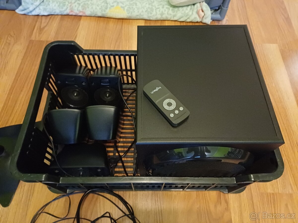 Logitech Z906