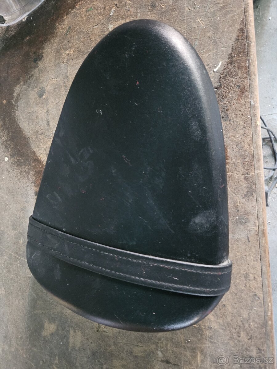 Sedlo spolujezdce Suzuki gsxr