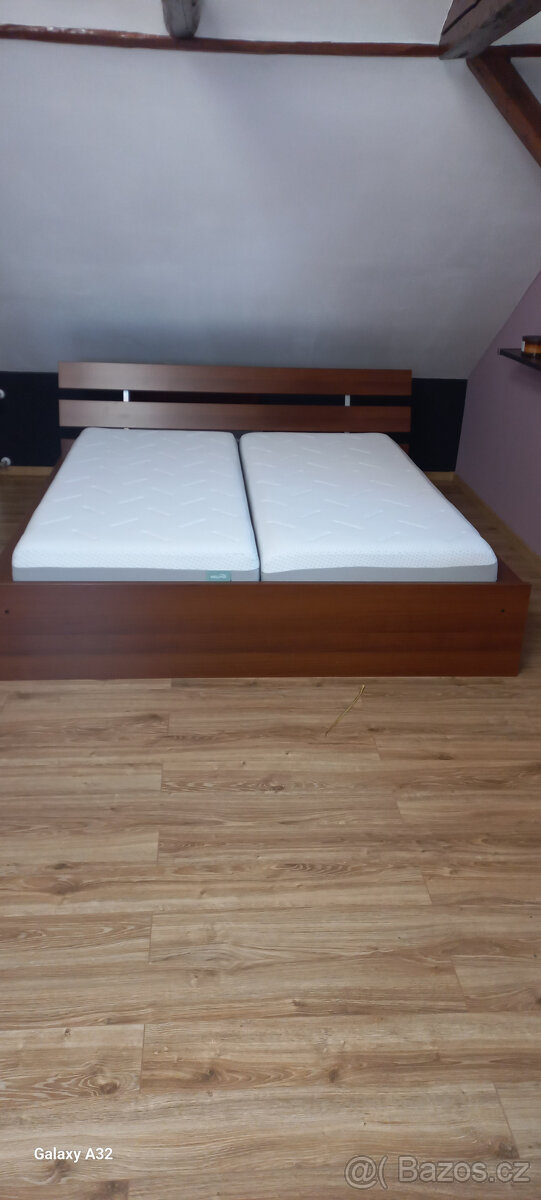 manželská postel za odvoz