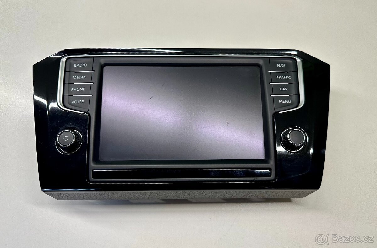 Autoradio / Display 8'' palců Passat B8