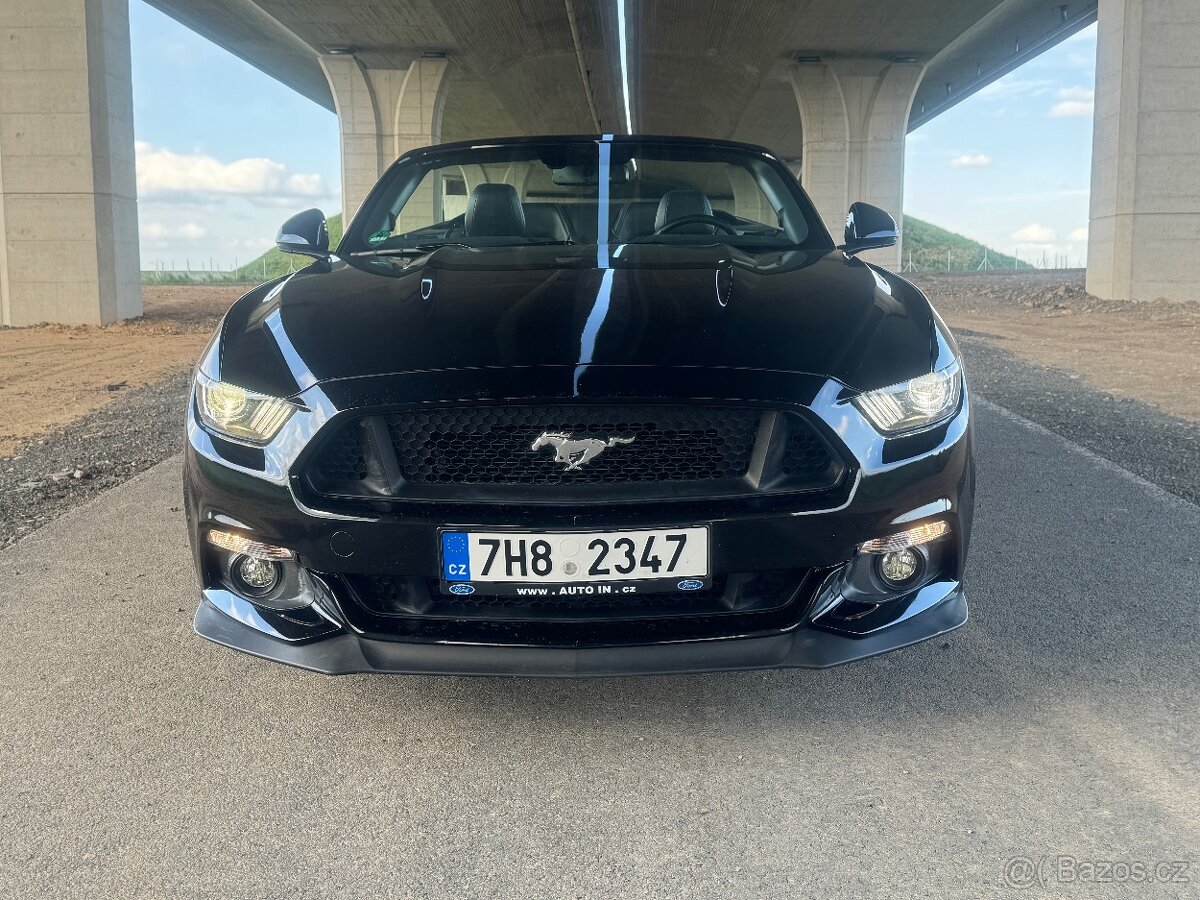 Ford Mustang GT 5.0 V8 Cabrio SLEVA