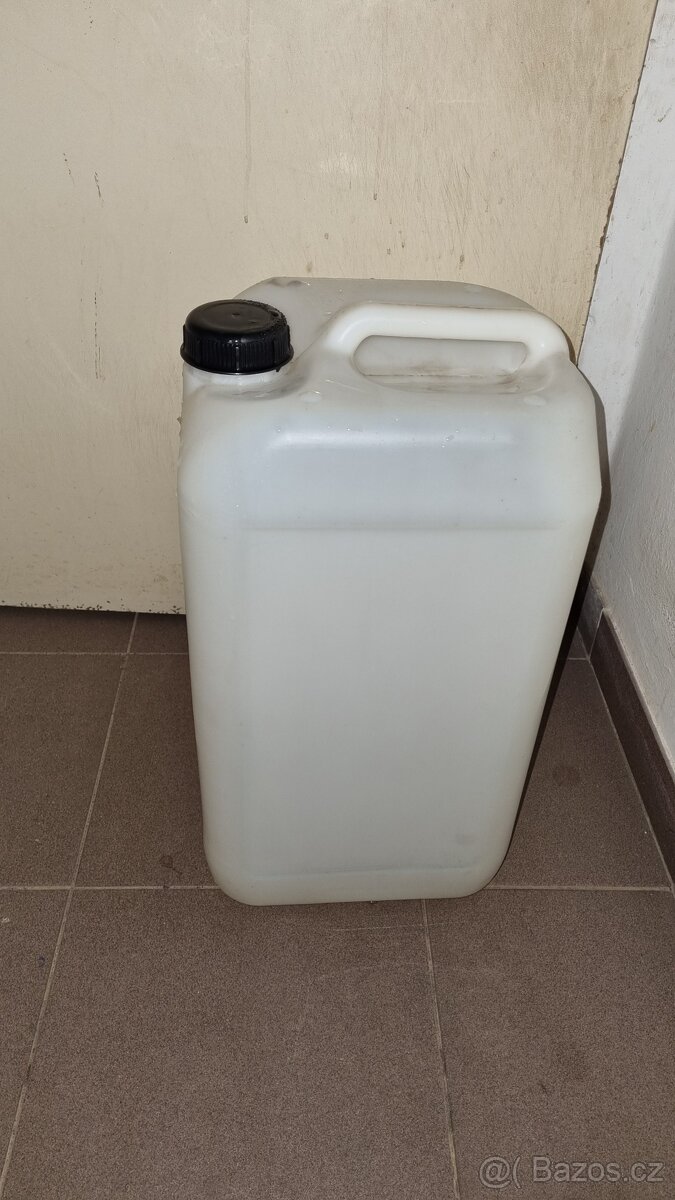 PLASTOVÝ KANYSTR 20 LITRŮ