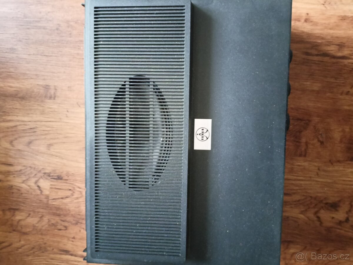 Gramofon Tesla GZ 030.