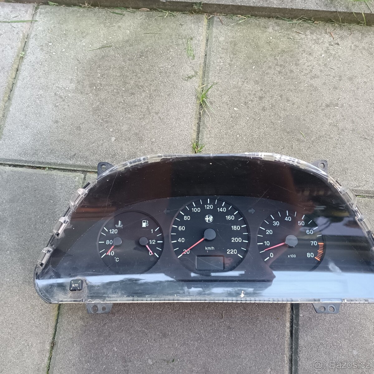 Alfa Romeo 145 tachometr, budíky