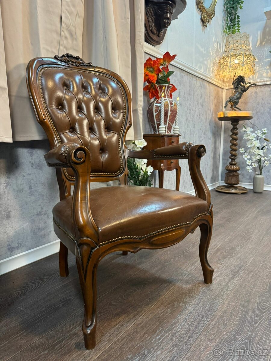 Starožitné křeslo (140043)
