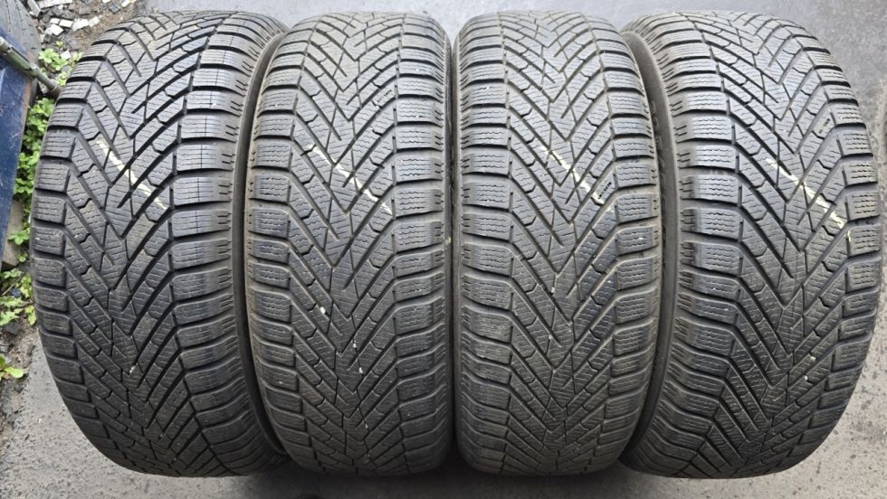 Zimní pneu 205/55/16 Pirelli