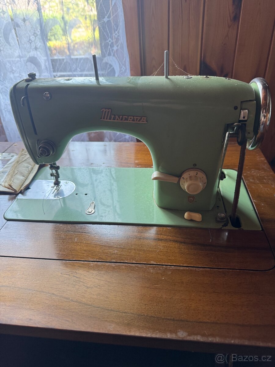Prodám šicí stroj Minerva