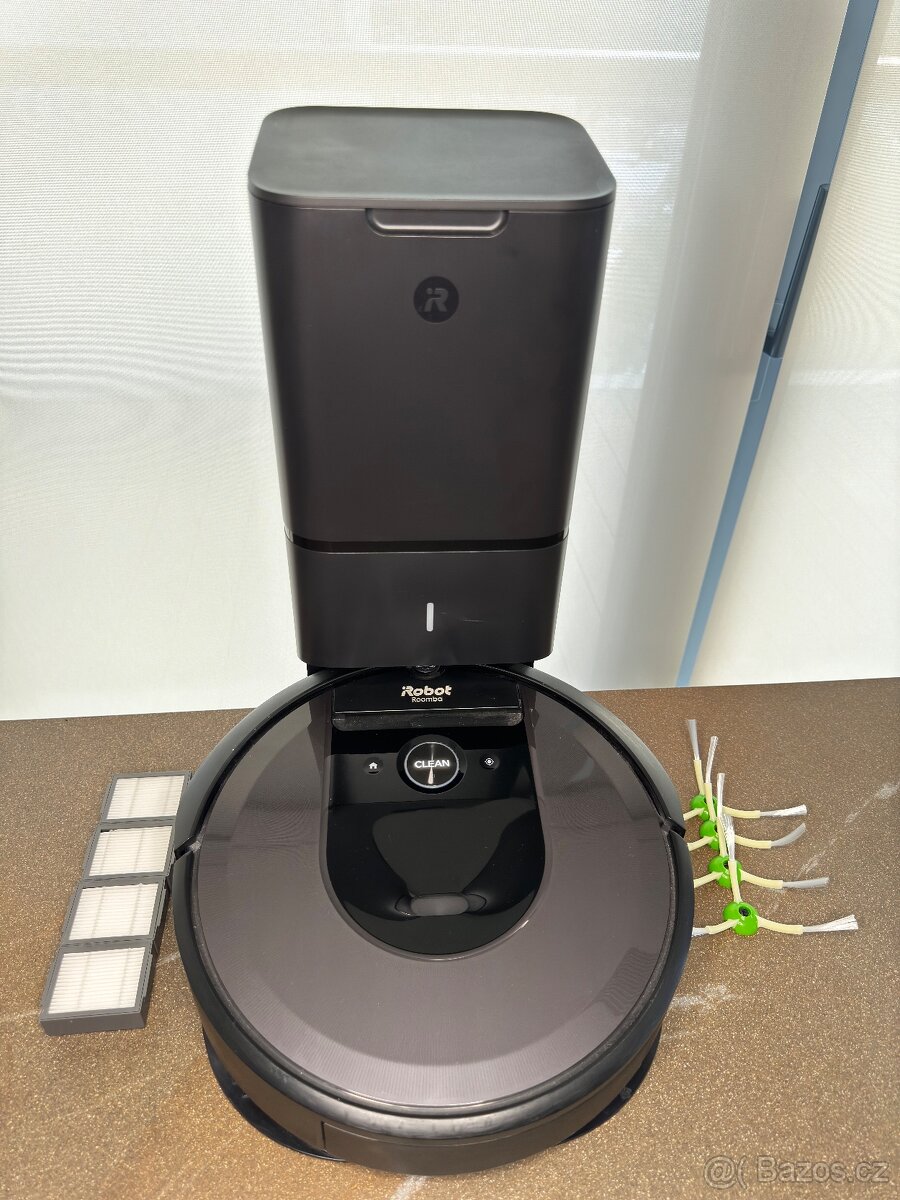 Robotický vysavač iRobot Roomba i7+