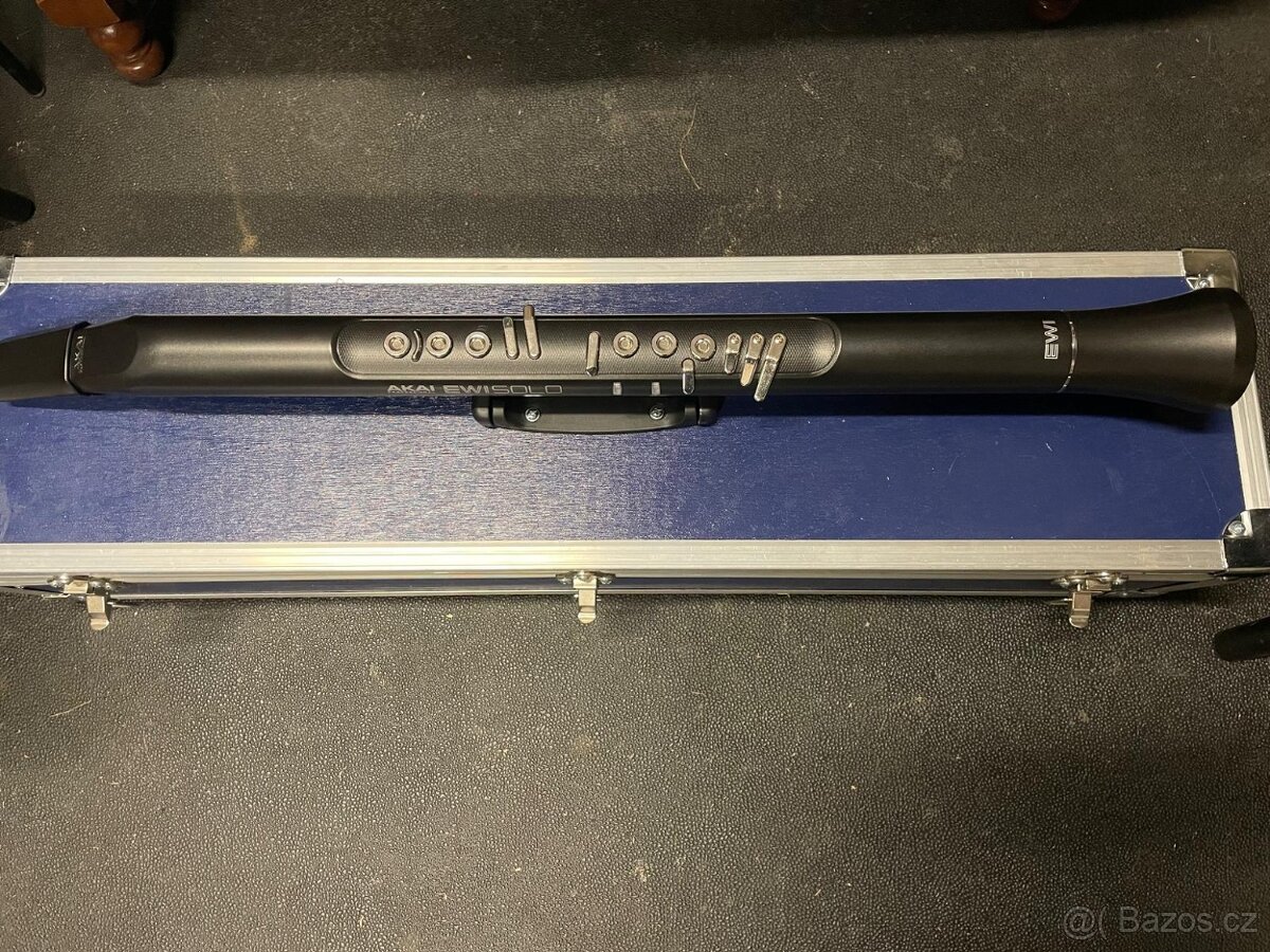 Elektronický saxofon (flétna, hoboj) Akai EWI SOLO