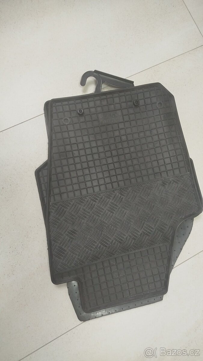 Gumové koberce Škoda Fabia 3