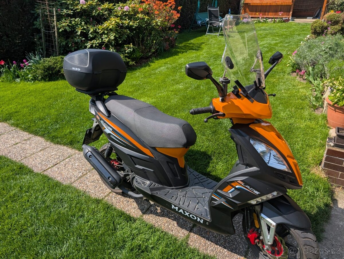 Maxon Blade 125 + kufr na helmu