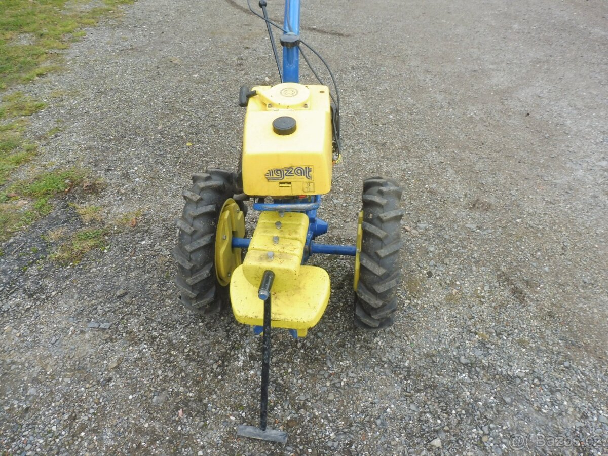 sháním malotraktor agzat nebo vari