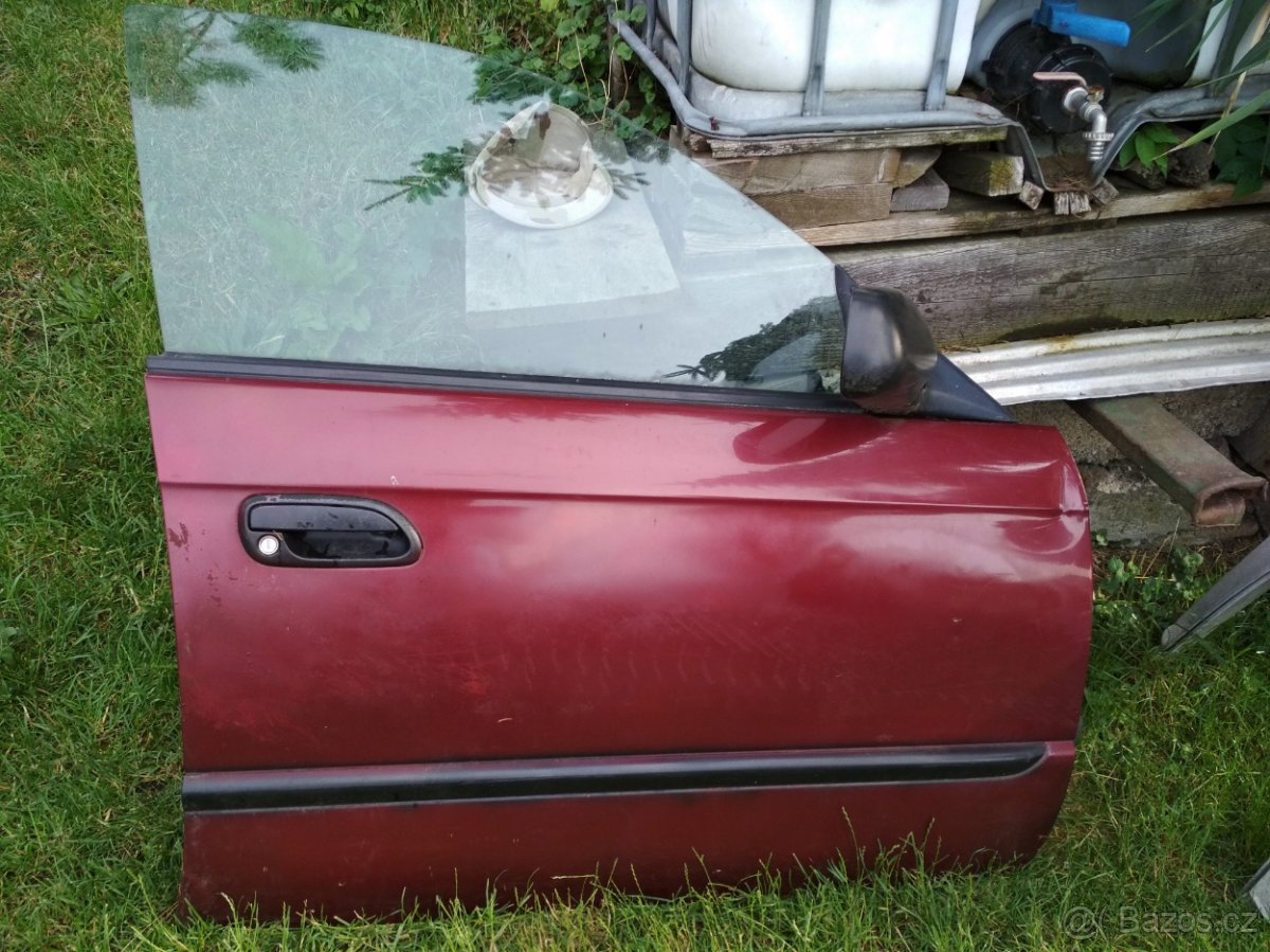 Subaru Legacy pravé přední dveře - rv. 1998 - 2003 -