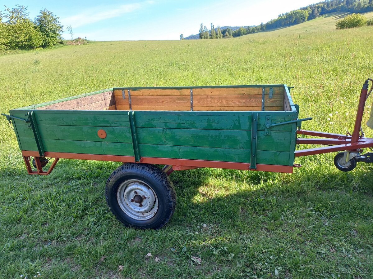 Přívěs za traktor