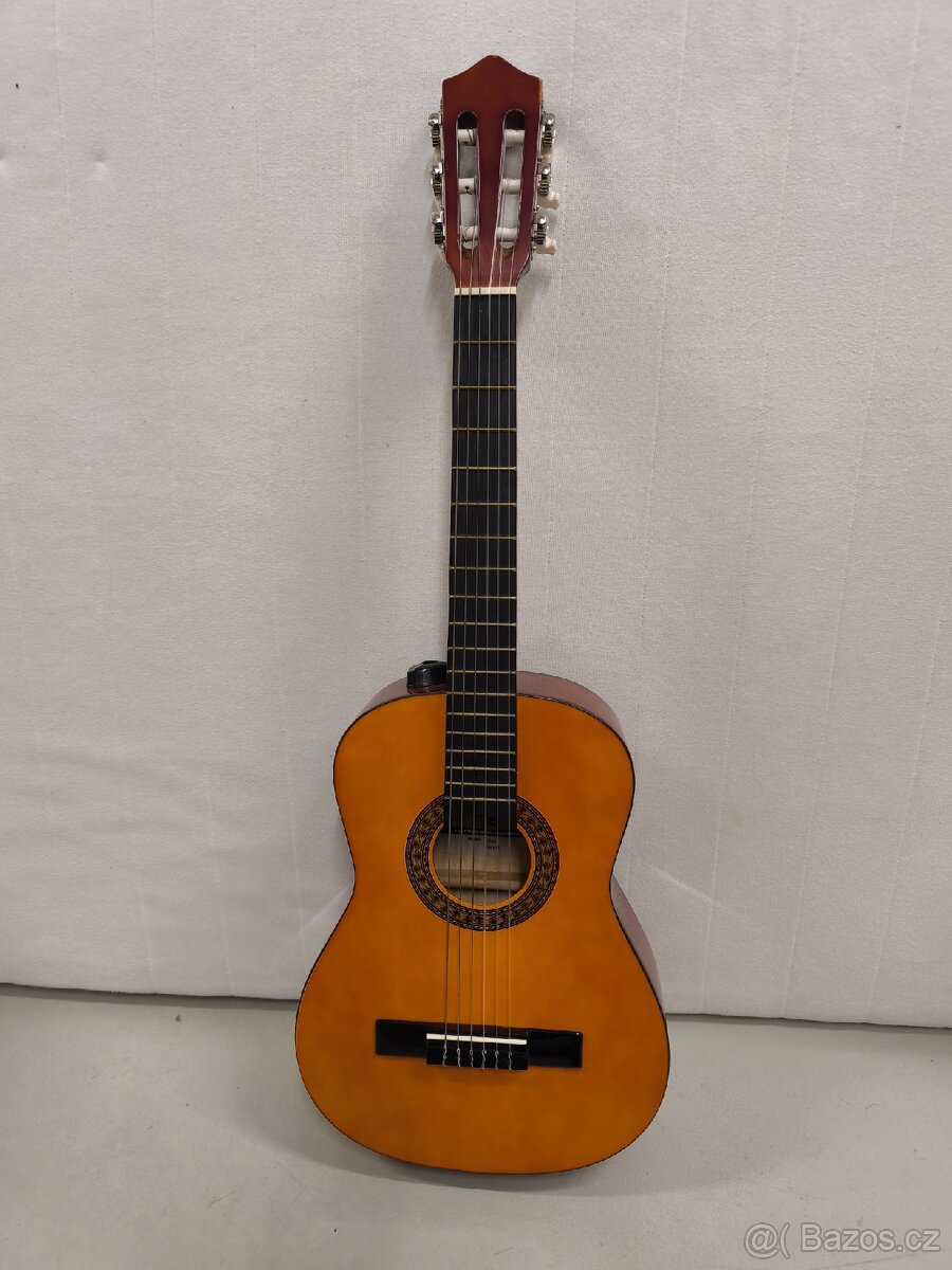 3/4 kytara Stagg