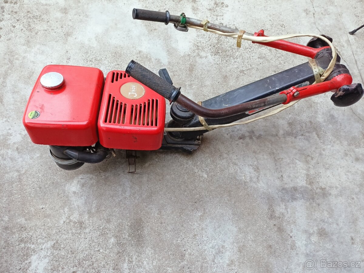 Malotraktor Vari