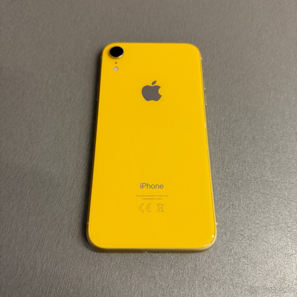 iPhone XR 64GB žlutý, pěkný stav, 12 měsíců záruka