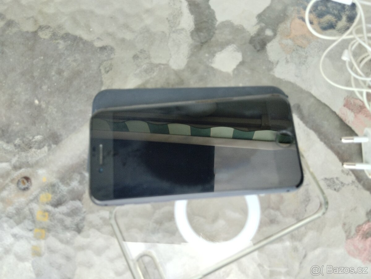 IPHONE 8
