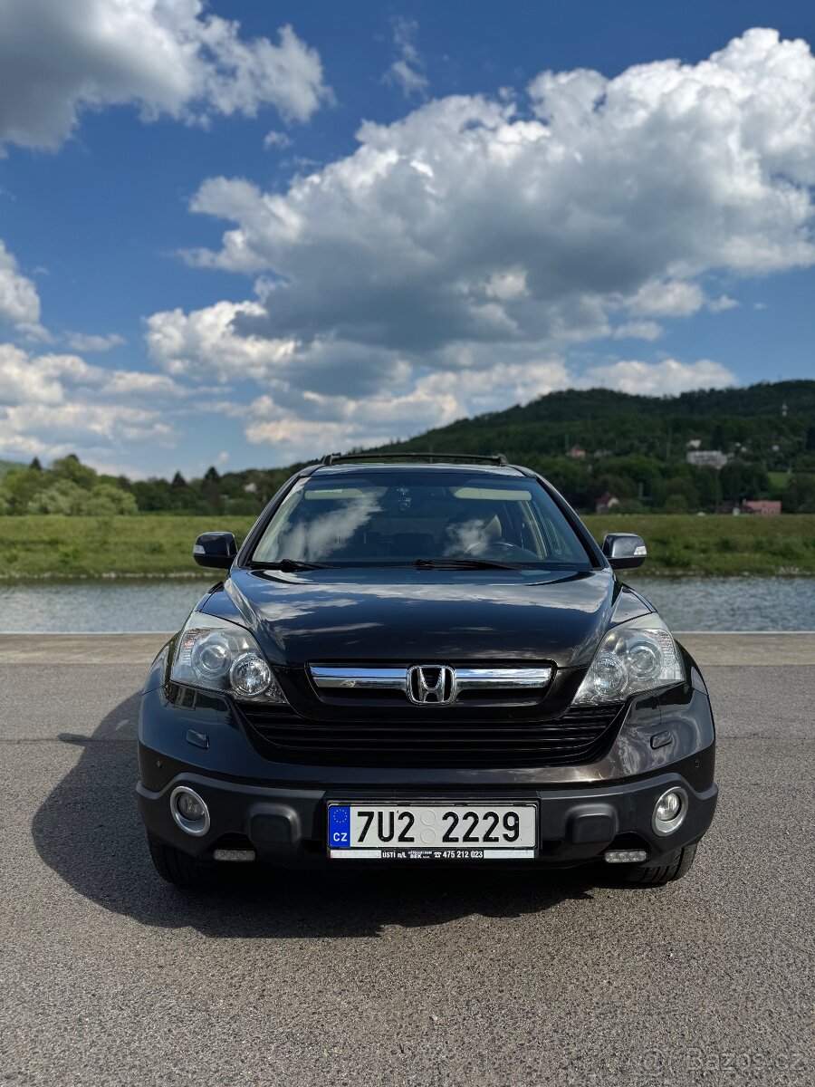 Honda CR-V 3. generace (r. v. 2008), výbava Executive