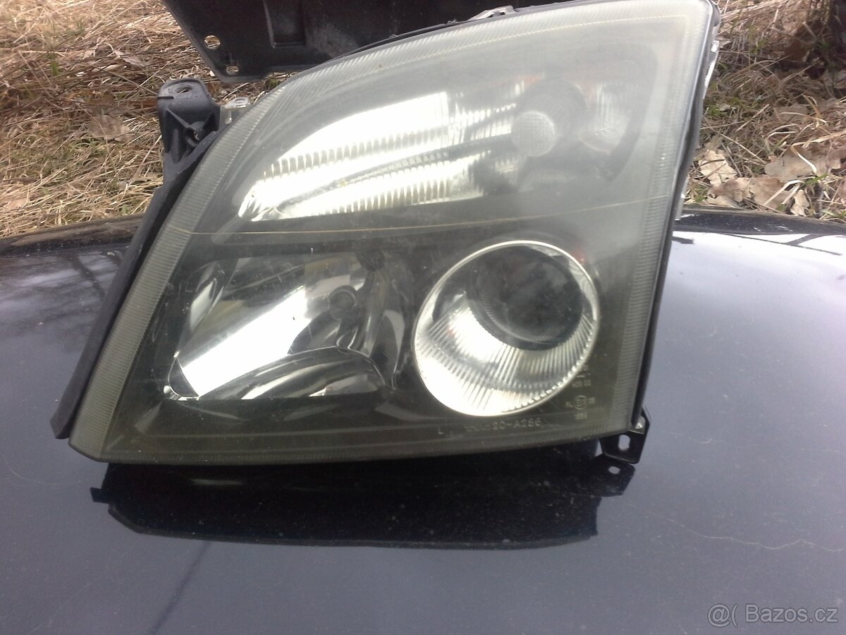 Opel vectra C combi rok 2005,,svetlo,mrižka,naraznik