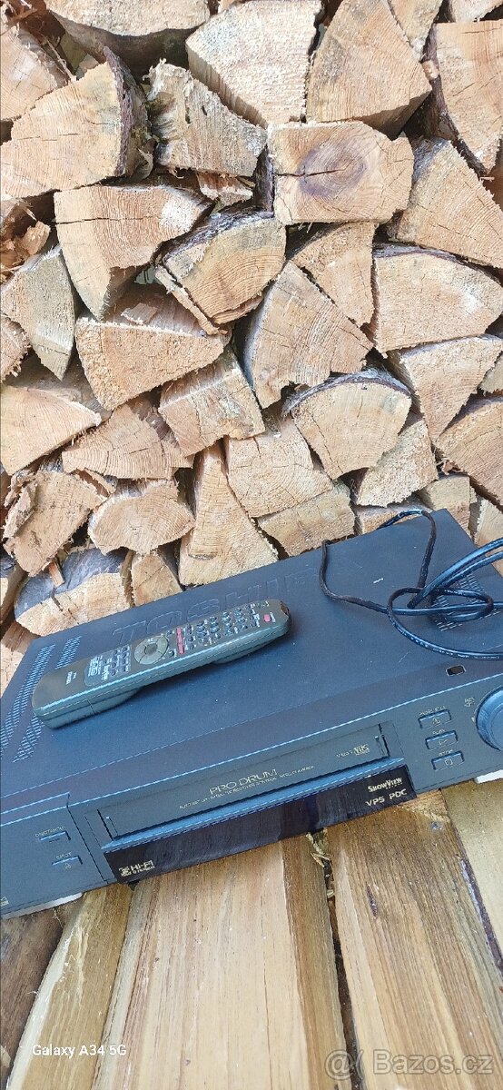 Videorekordér Toshiba v828g