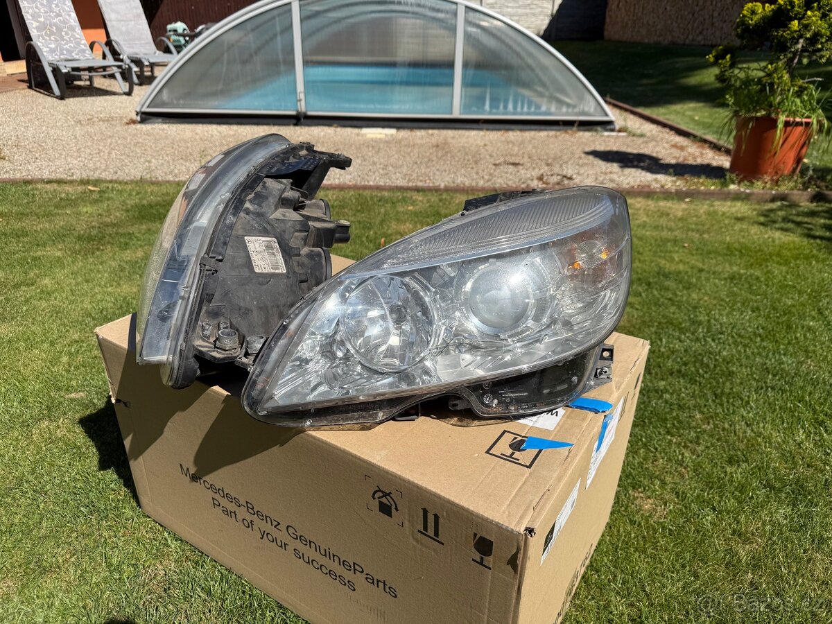 Přední světla Mercedes C220