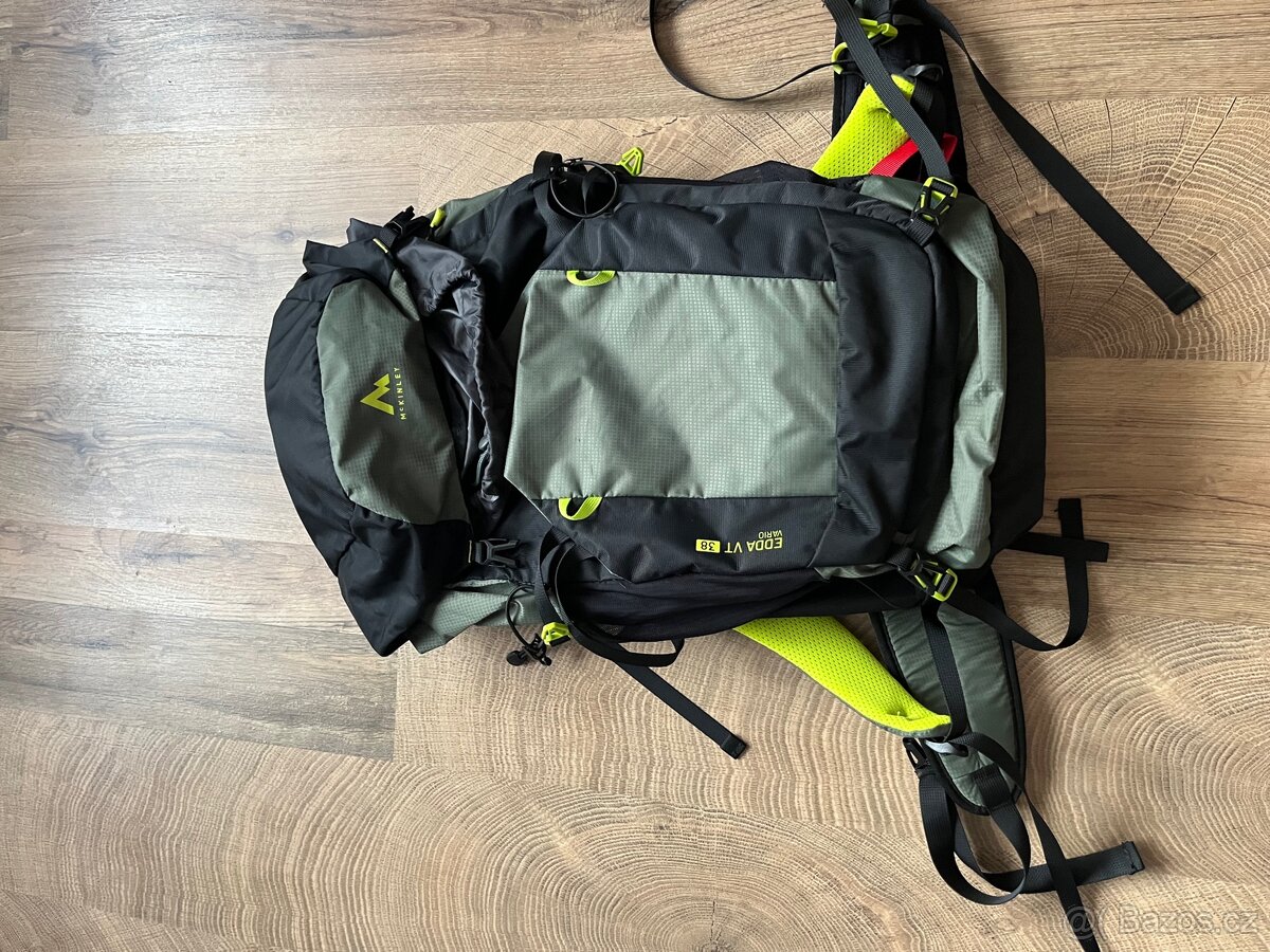 Turisticky batoh 38l