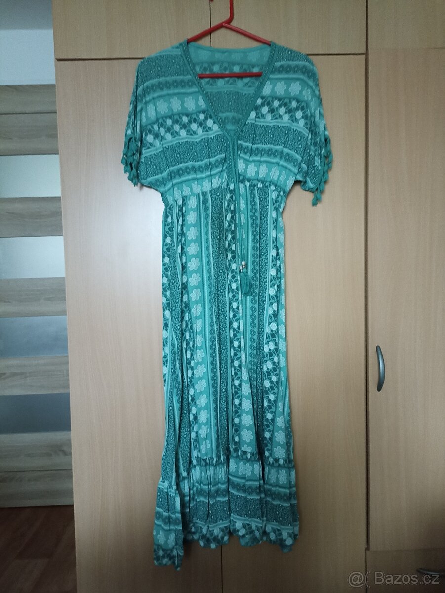 Zelené letní šaty
