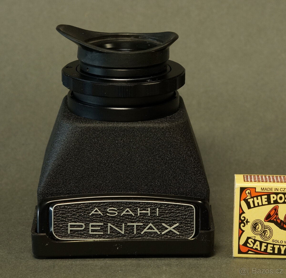 PENTAX 67 - Šachta s velkou lupou. ZDARMA fotoliteratura