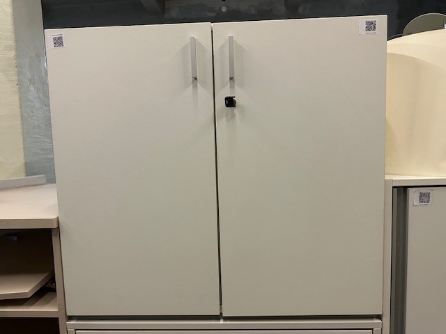 prodám bílou skřínku 72x80x48