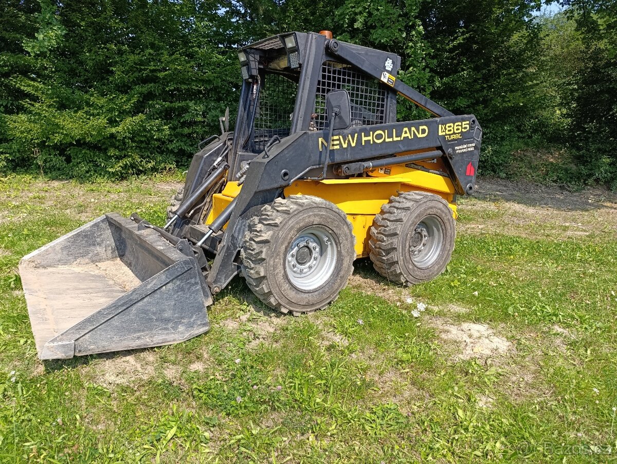 New Hollande lx865
