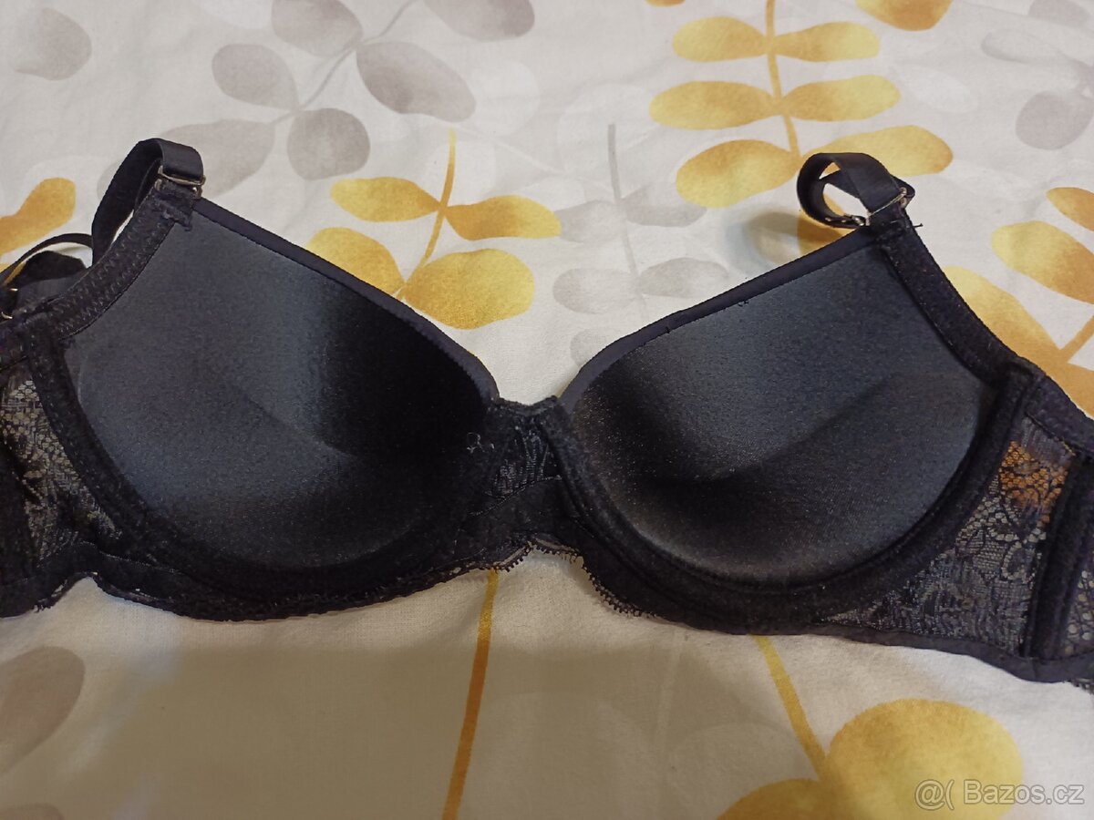 Dámská push-up podprsenka