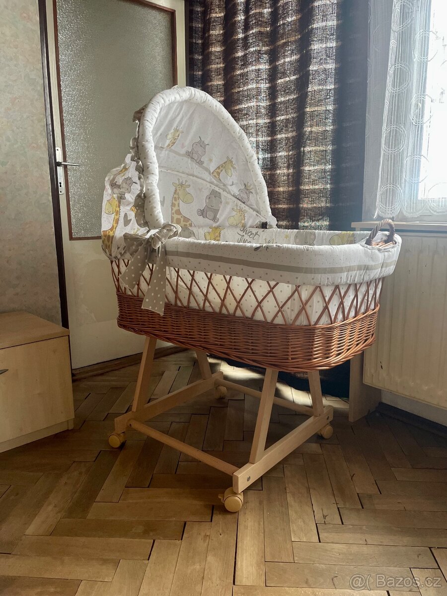Proutěný koš na miminko