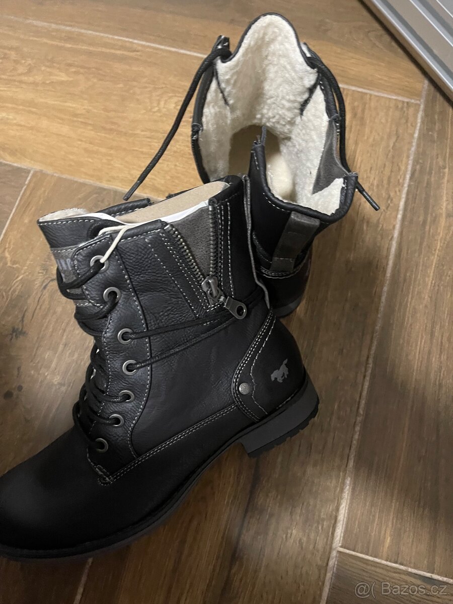 Polokozačky mustang