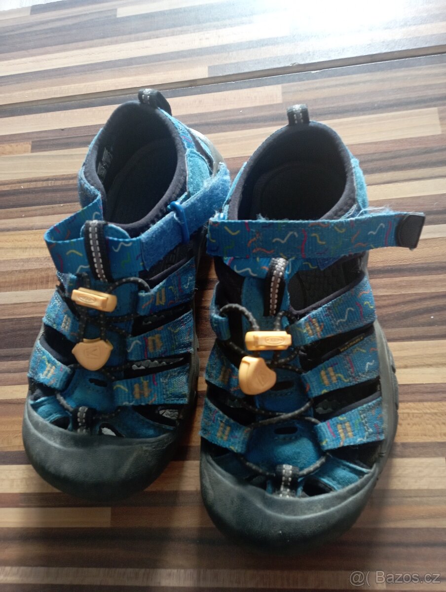 Keen sandály vel 34