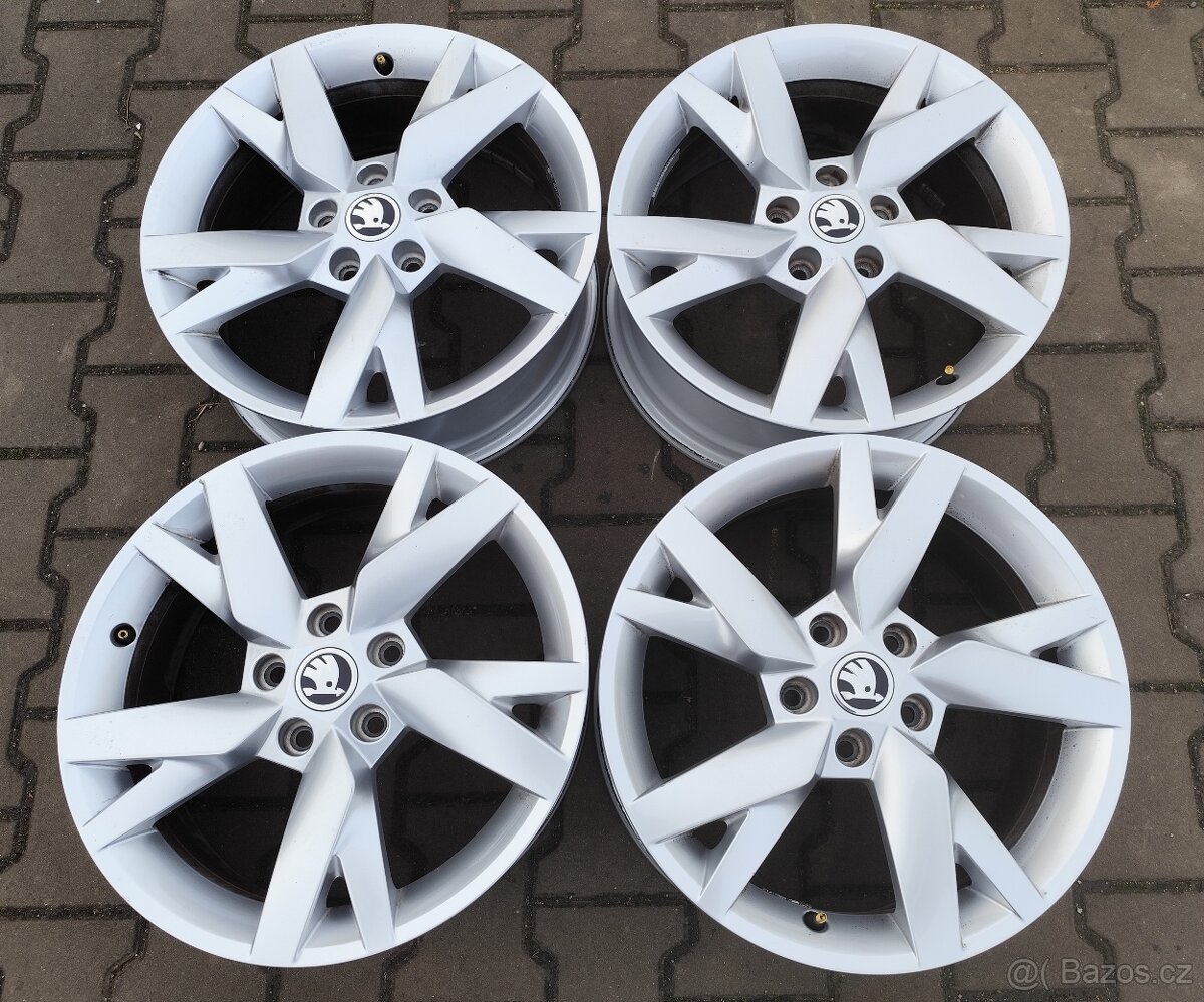 Alu kola originál Škoda Octavia IV 5x112 R17 Lyra