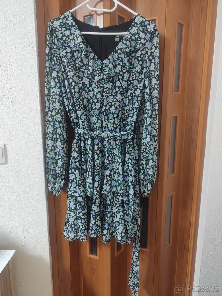 Šaty Karl Lagerfeld vel 6 (L)