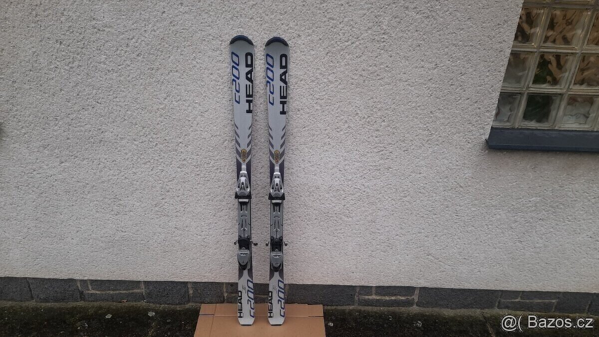 Kvalitní carvingové lyže Head 156 cm