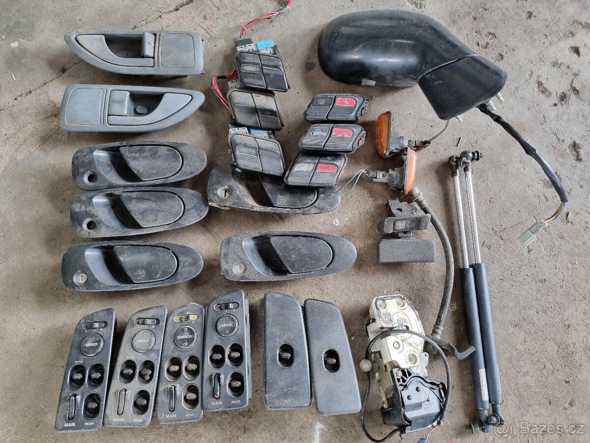 Honda CRX del sol archivní díly