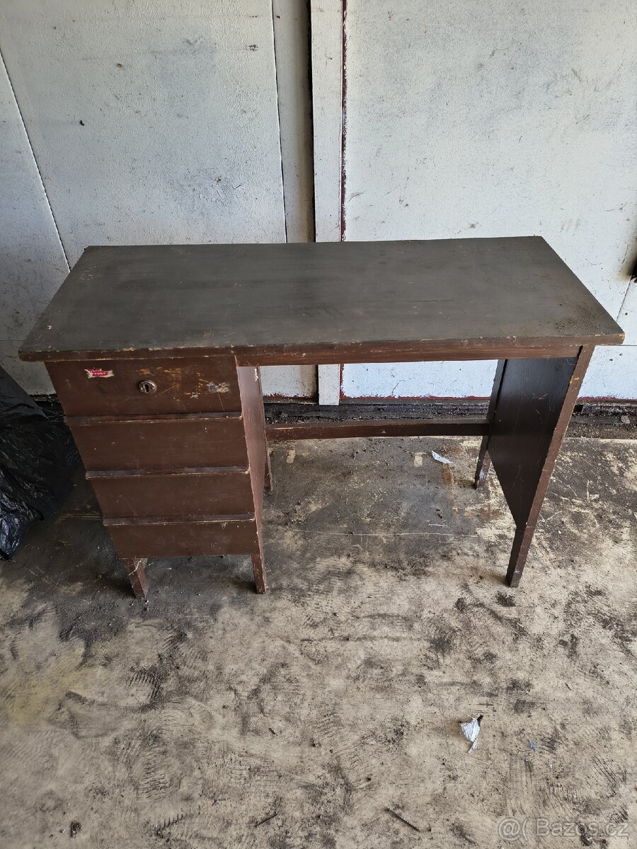 Retro dětský učební stolek