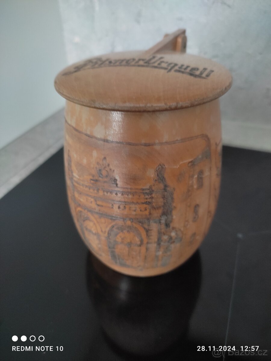 Dřevěný korbel