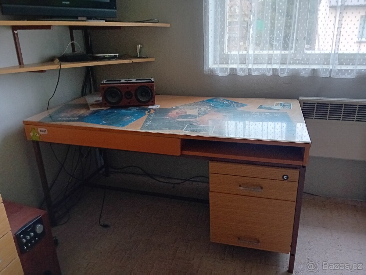 Retro psací stůl