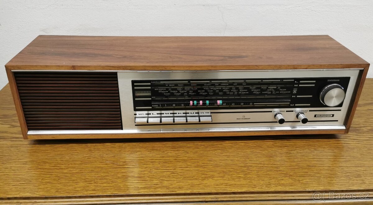 Starožitné rádio Grundig